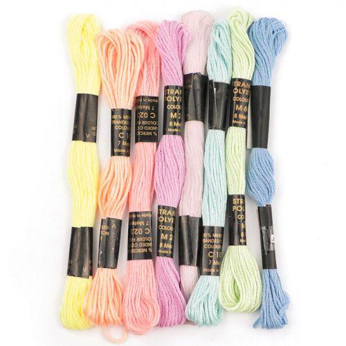 8 skeins of polyester yarn 7 m - Pastel