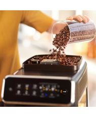 Macchina per caffè espresso in grani con macinacaffè automatico