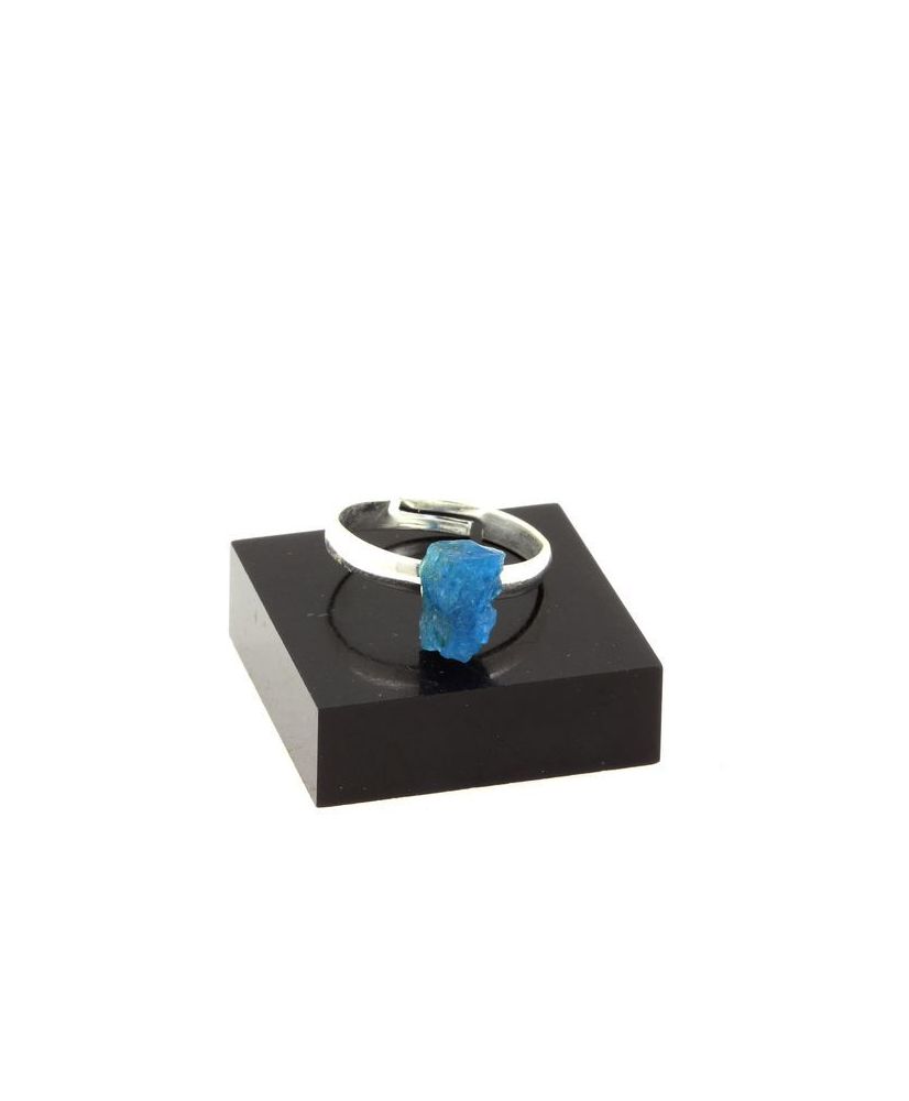 Anello in apatite blu neon grezza placcato in argento 9,52 carati Anello in apatite blu neon grezza placcato in argento 9,52 carati