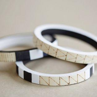 2 round wood bracelets 6,8 cm