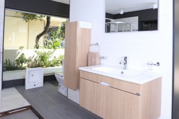 Badezimmermöbel